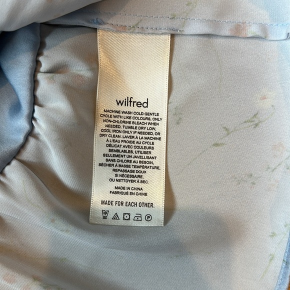 Aritzia Wilfred Loved Satin Camisole - Picture 5 of 9